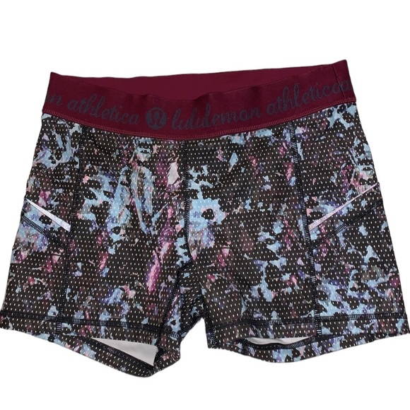 lululemon athletica Pants - Lululemon What The Sport Short size 8 floral blue multi biker shorts